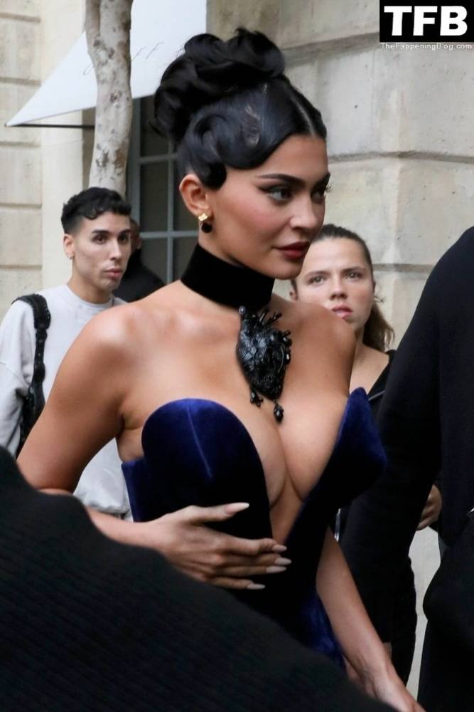 Busty Kylie Jenner Flaunts Her Deep Cleavage in Paris (54 Photos + Video) - #33