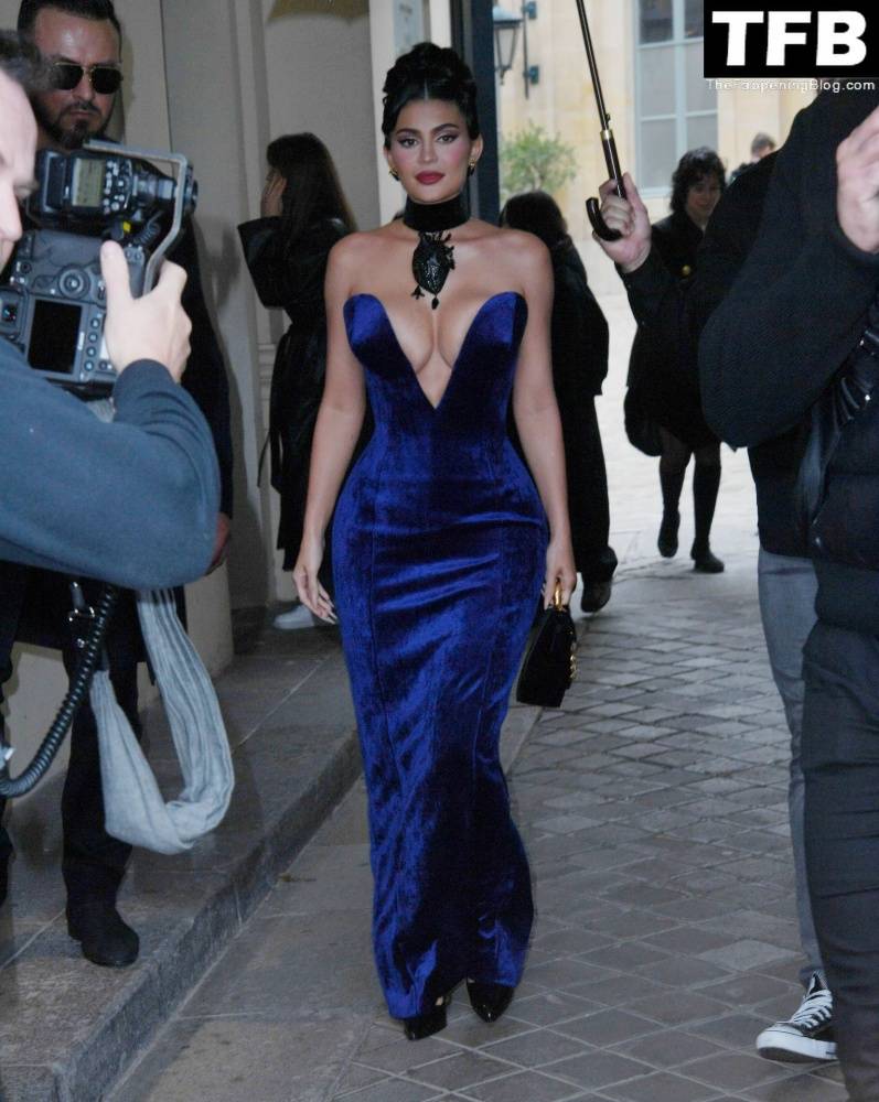 Busty Kylie Jenner Flaunts Her Deep Cleavage in Paris (54 Photos + Video) - #39