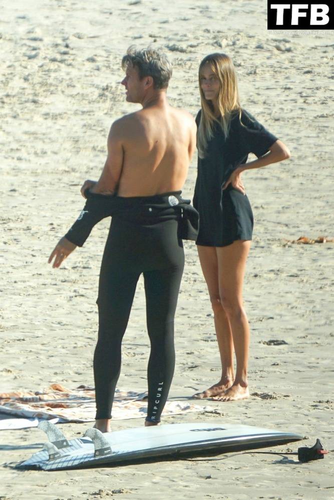 Isabel Lucas is Pictured with Her Boyfriend at Beach in Byron Bay - #17