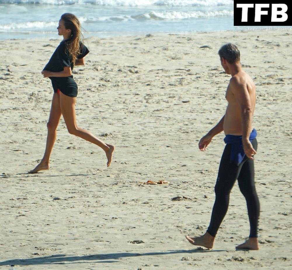 Isabel Lucas is Pictured with Her Boyfriend at Beach in Byron Bay - #14