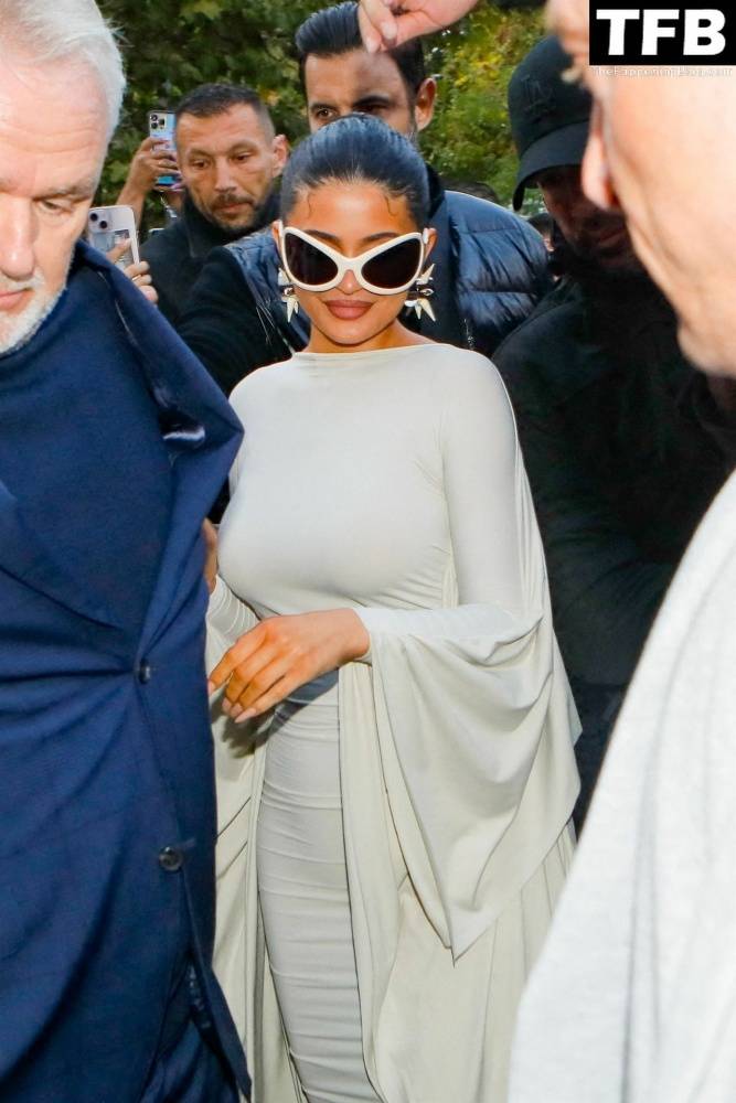 Kylie Jenner Flaunts Her Curves in a White Dress During Paris Fashion Week - #39