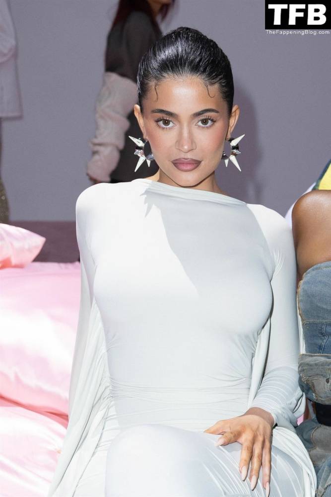 Kylie Jenner Flaunts Her Curves in a White Dress During Paris Fashion Week - #79