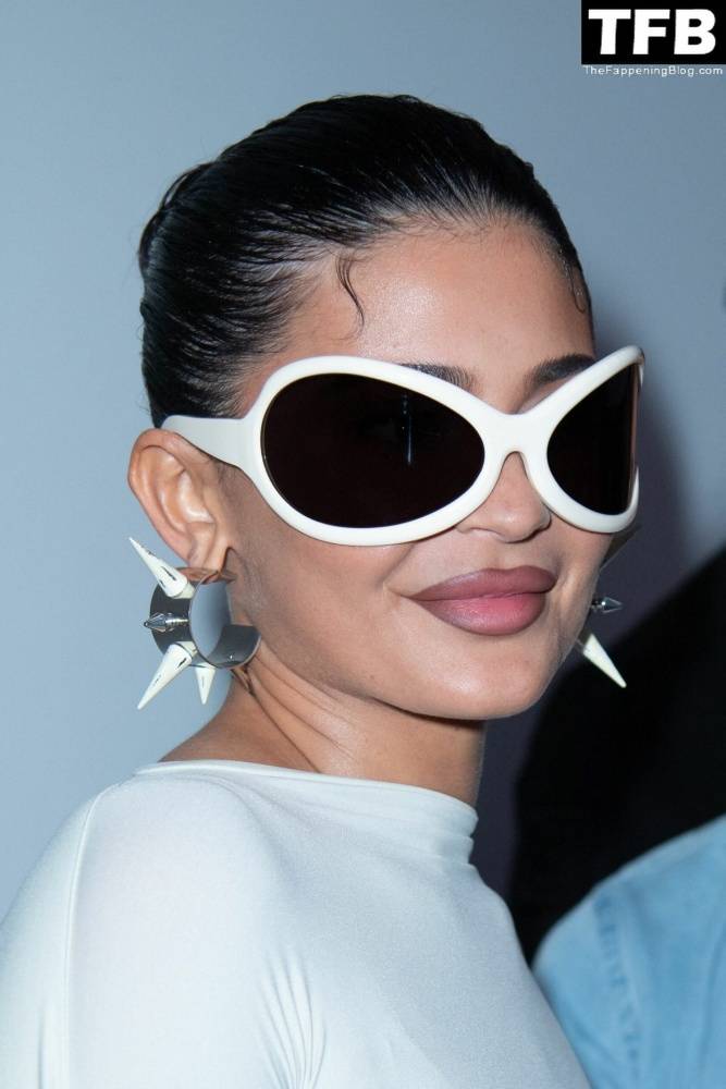 Kylie Jenner Flaunts Her Curves in a White Dress During Paris Fashion Week - #37