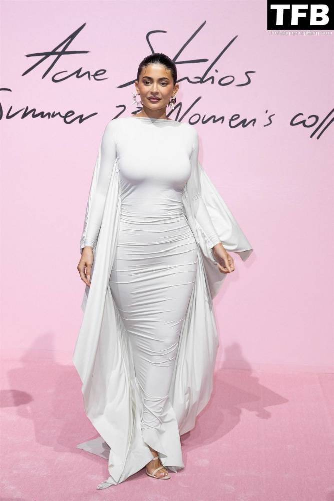 Kylie Jenner Flaunts Her Curves in a White Dress During Paris Fashion Week - #36