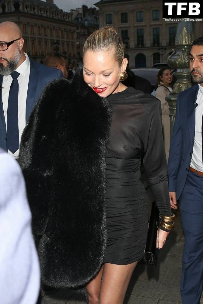 Kate Moss Flashes Her Nude Tits as She Arrives at the Saint Laurent Fashion Show in Paris - #30