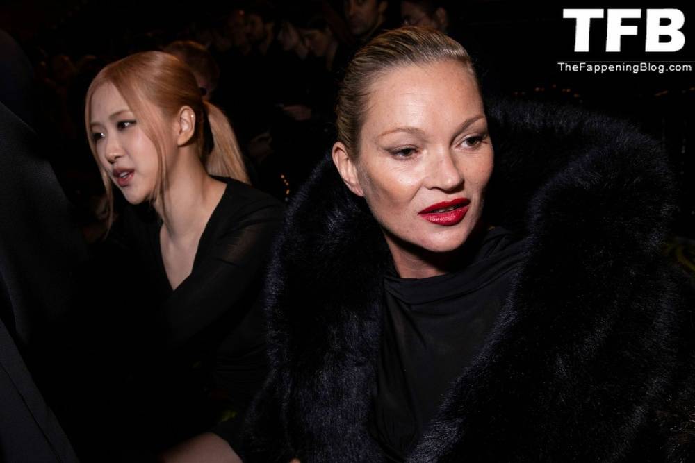 Kate Moss Flashes Her Nude Tits as She Arrives at the Saint Laurent Fashion Show in Paris - #62