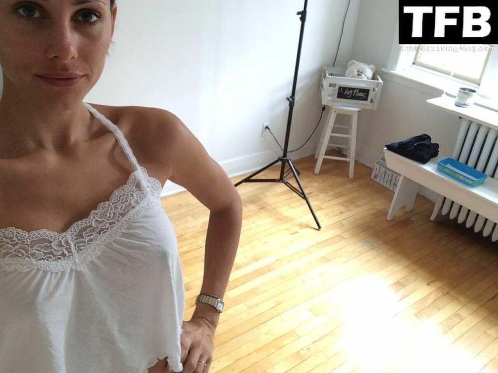 Jessica Metni Nude & Sexy Leaked The Fappening - #3