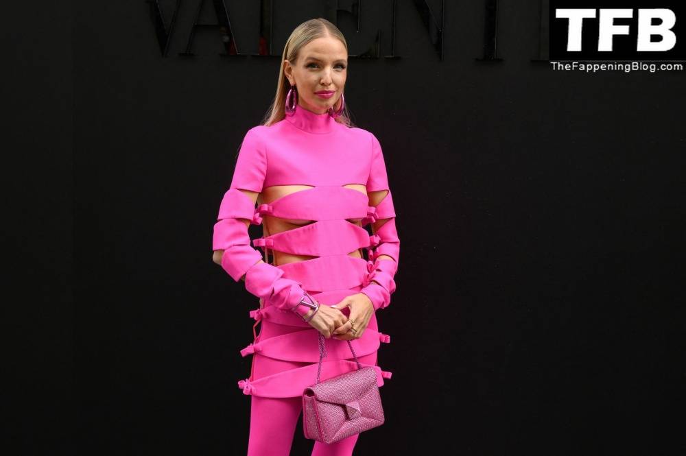 Leonie Hanne Poses Braless at the Valentino Womenswear Show in Paris - #3