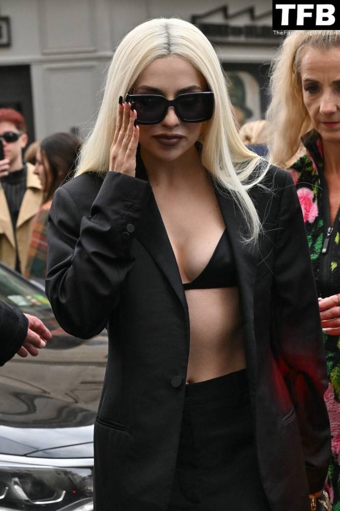 Ava Max Displays Her Sexy Tits as She Attends the Lanvin Show in Paris - #15