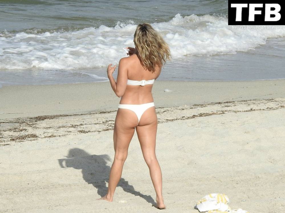 Kristin Cavallari Looks Incredible as She Takes a Dip in the Ocean in a White Bikini - #9