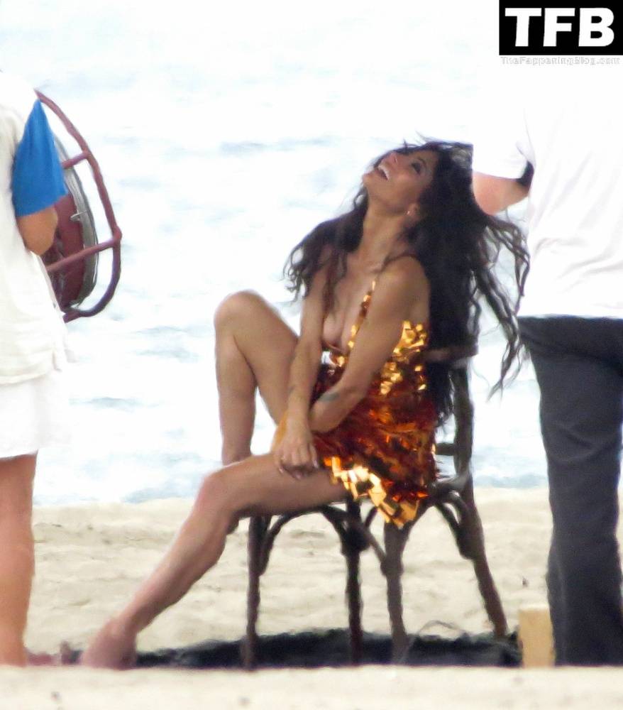 Sarah Shahi is Spotted During a Beach Shoot in LA - #14