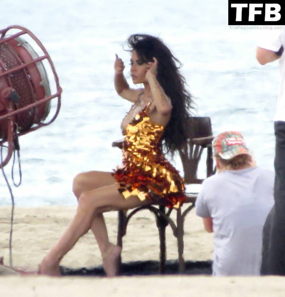 Sarah Shahi is Spotted During a Beach Shoot in LA - #9