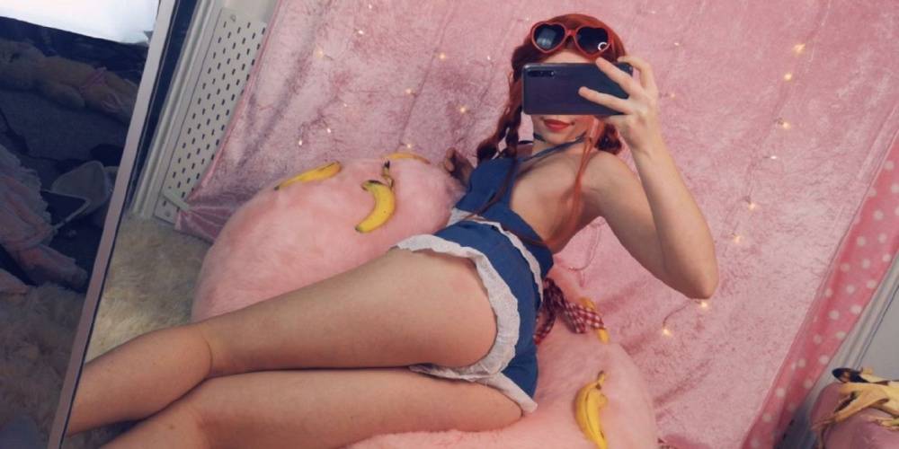Belle Delphine Banana Selfie Photoshoot Onlyfans Set Leaked - #5