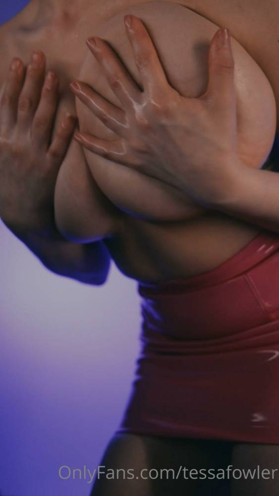 Tessa Fowler Oil Boob Massage Onlyfans photo Leaked - #10