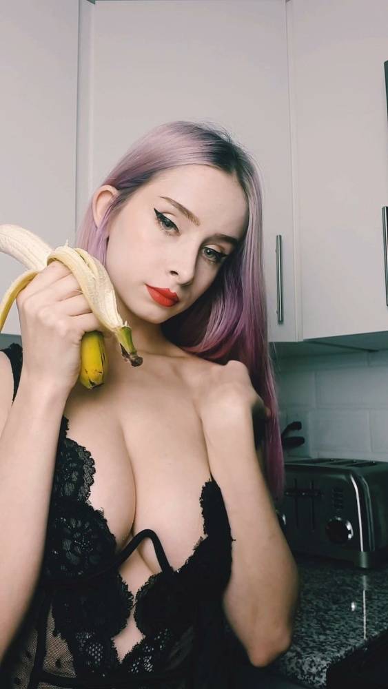 MizzyCyn Topless Banana Deep Throat Patreon photo Leaked - #1