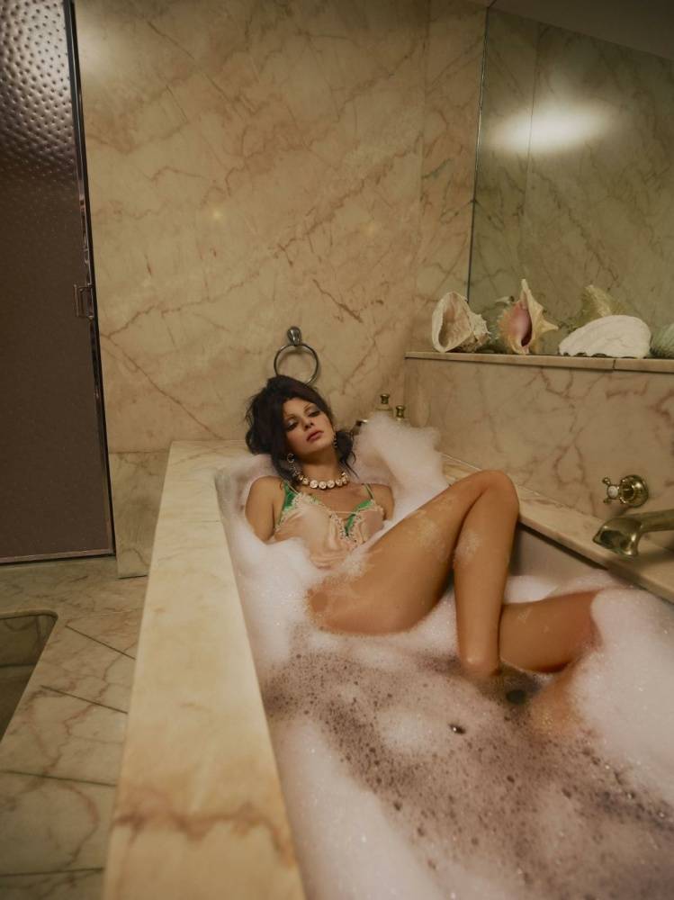 Kendall Jenner Nude Lingerie Photoshoot Leaked - #18