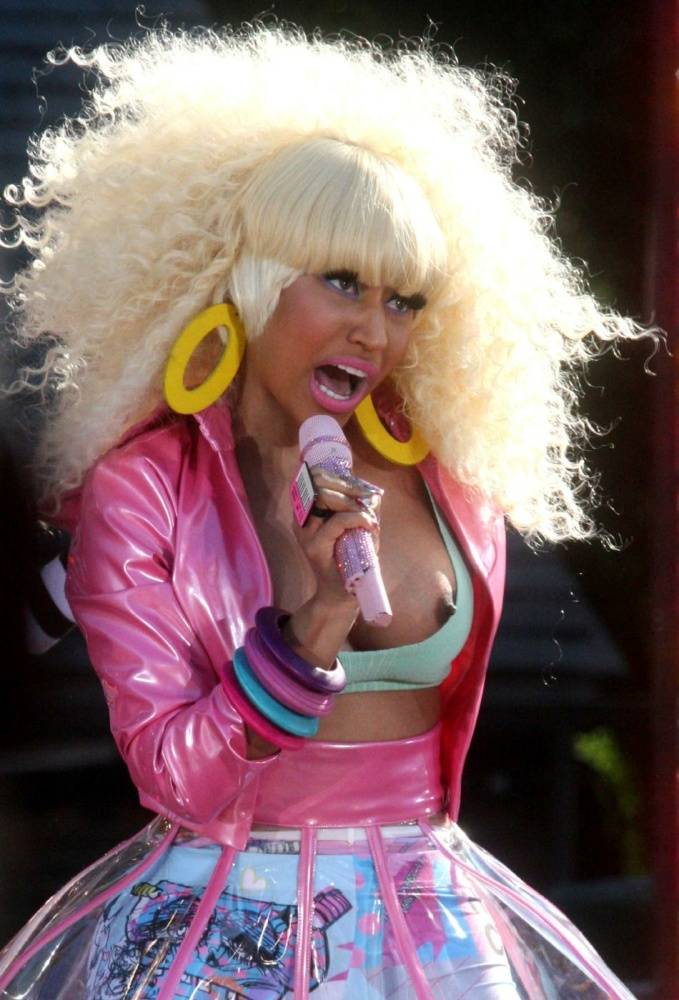 Nicki Minaj Nude Nipple Slips Leaked - #3