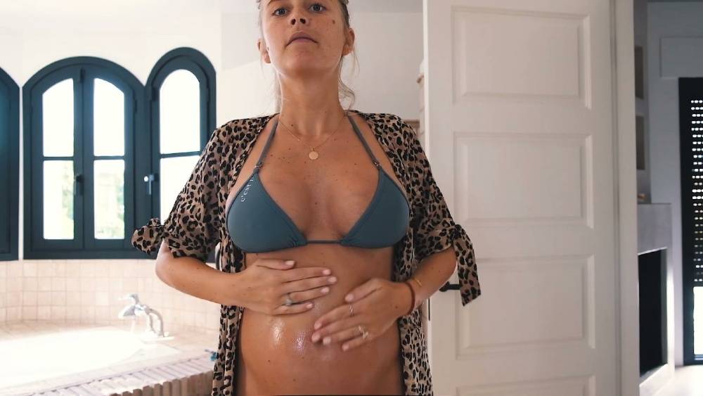 Janni Olsson Deler Precgnancy Boobs - #1