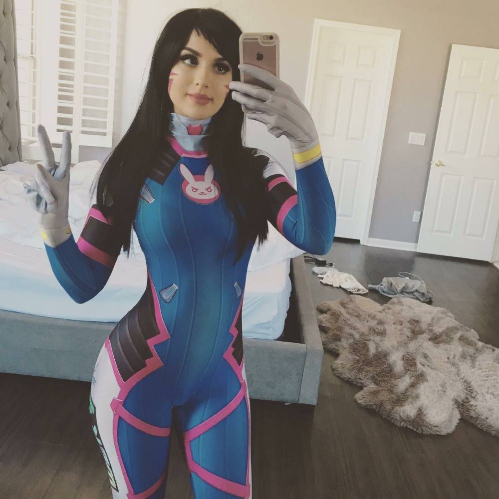 SSSniperWolf Sexy Cosplay Pictures - #4