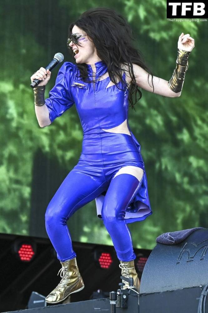 Delila Paz Performs on the Main Stage at American Express in London - #6
