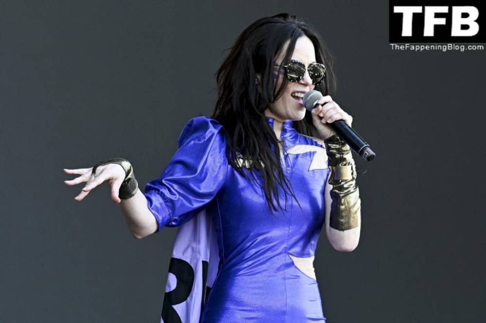 Delila Paz Performs on the Main Stage at American Express in London - #8