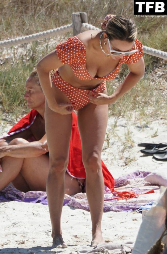 Sophie Hermann Shows Off Her Nude Tits on the Beach in Formentera - #22
