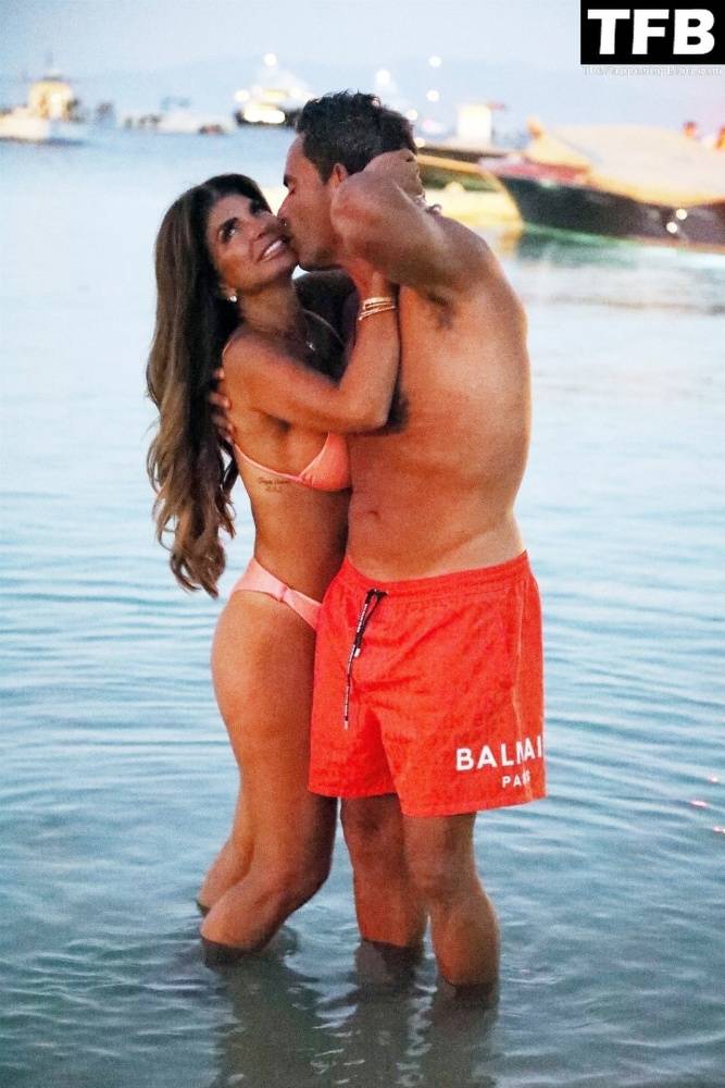 Teresa Giudice & Luis Ruelas Can 19t Keep Their Hands to Themselves During Their Honeymoon in Mykonos - #9
