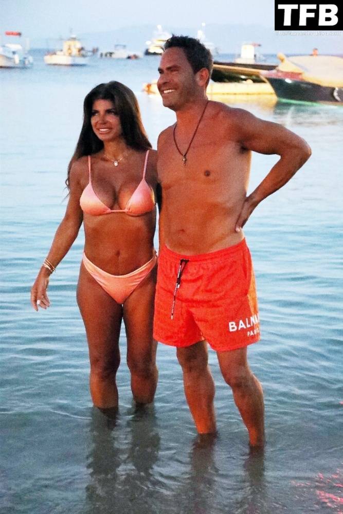 Teresa Giudice & Luis Ruelas Can 19t Keep Their Hands to Themselves During Their Honeymoon in Mykonos - #1