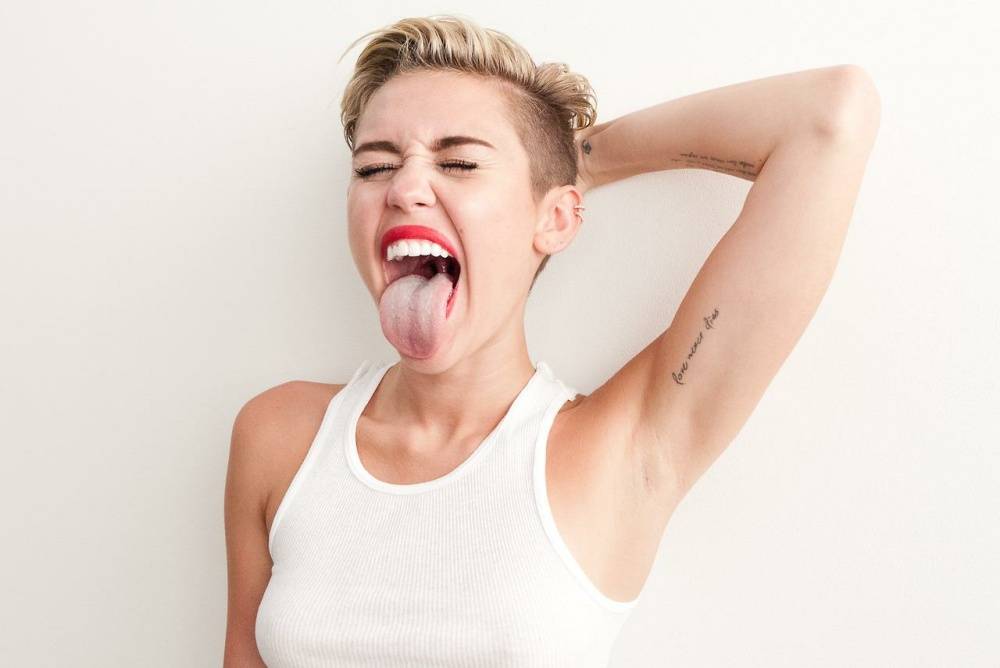 Miley Cyrus See-Through Panties BTS Set Leaked - #11