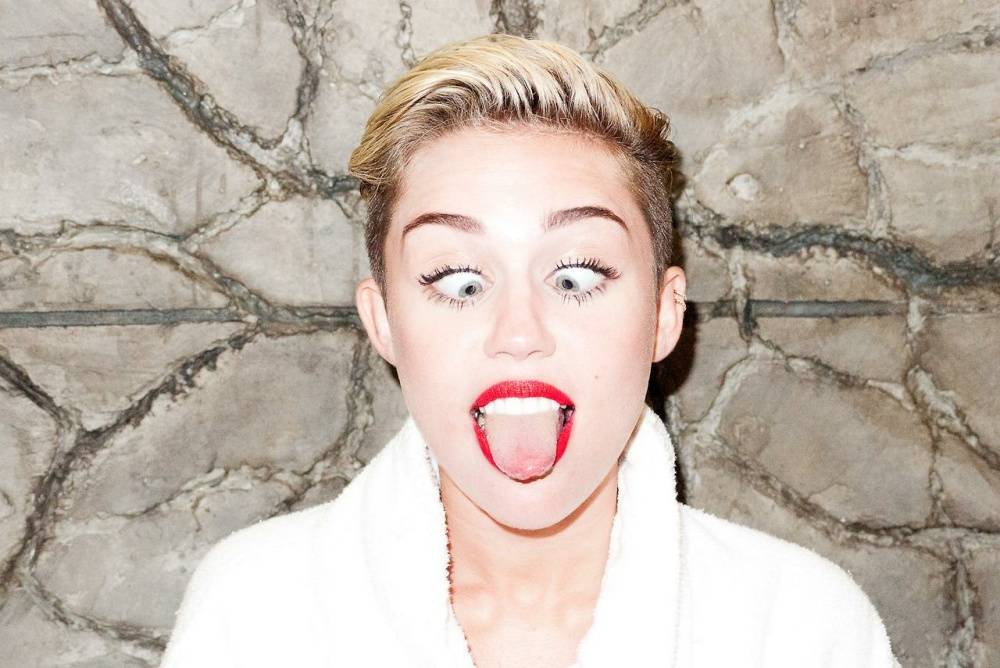 Miley Cyrus See-Through Panties BTS Set Leaked - #3