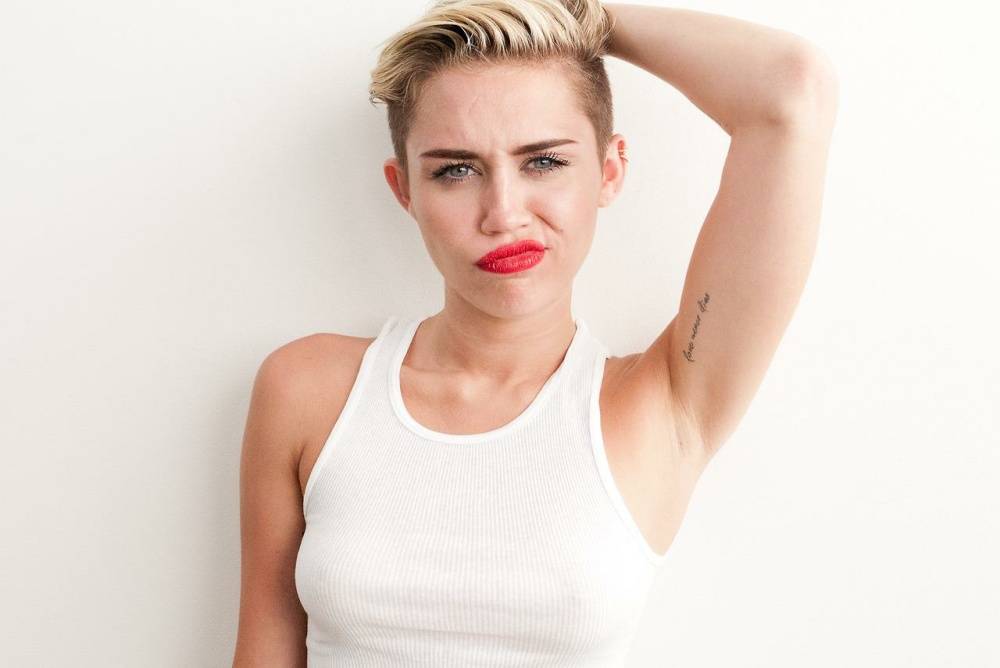Miley Cyrus See-Through Panties BTS Set Leaked - #16