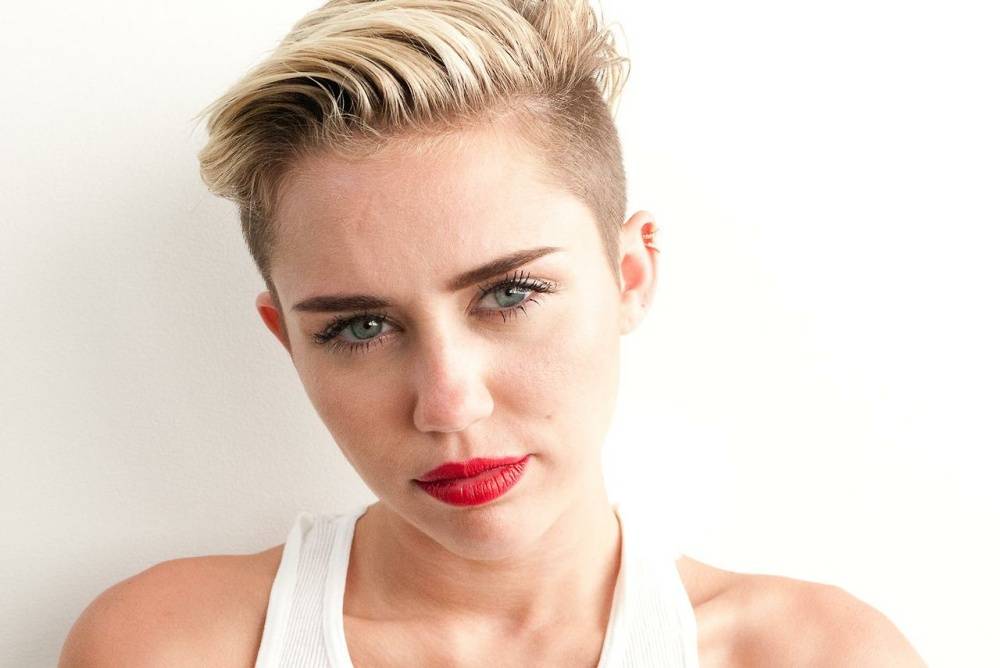 Miley Cyrus See-Through Panties BTS Set Leaked - #9