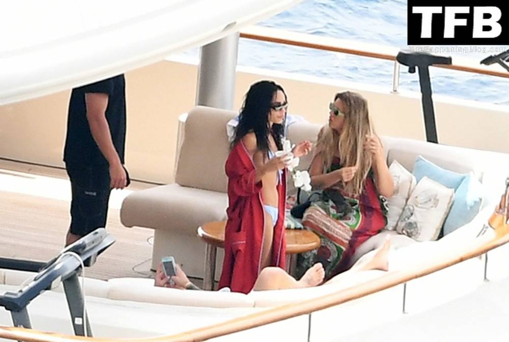 Zoe Kravitz Goes Topless While Enjoying a Summer Holiday on a Luxury Yacht in Positano - #2
