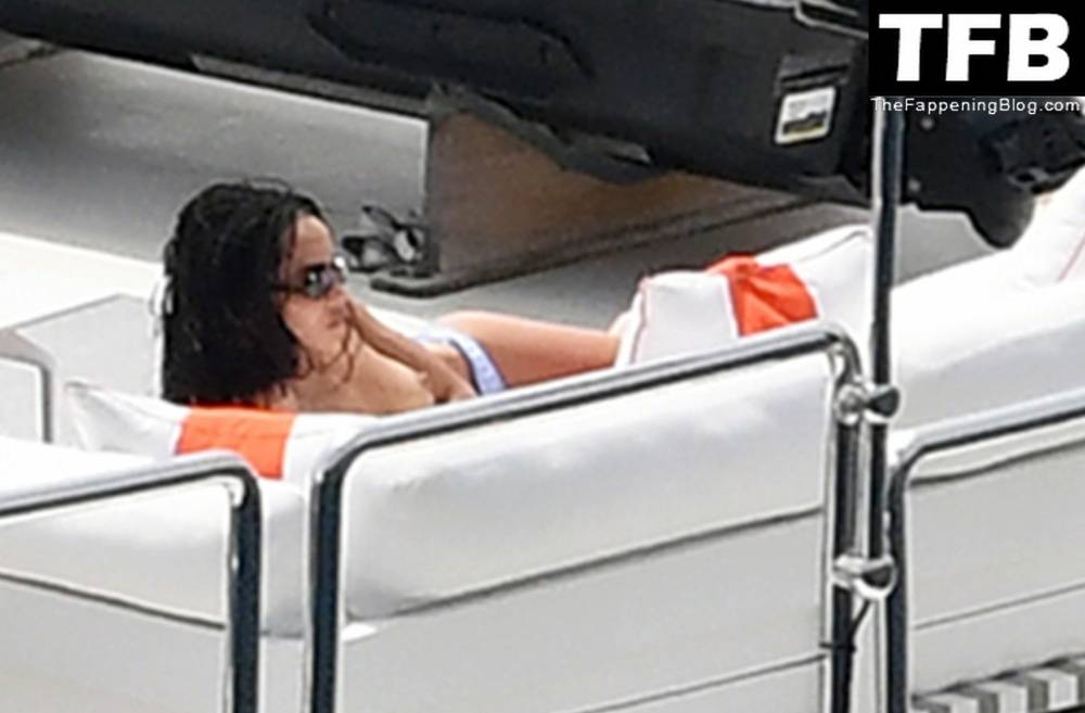 Zoe Kravitz Goes Topless While Enjoying a Summer Holiday on a Luxury Yacht in Positano - #3