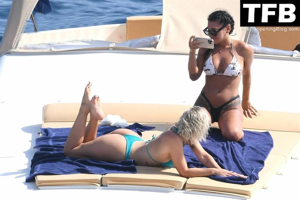 Ella Ding & Domenica Calarco Show Off Their Nude Tits While on Holiday on the Amalfi Coast - #34