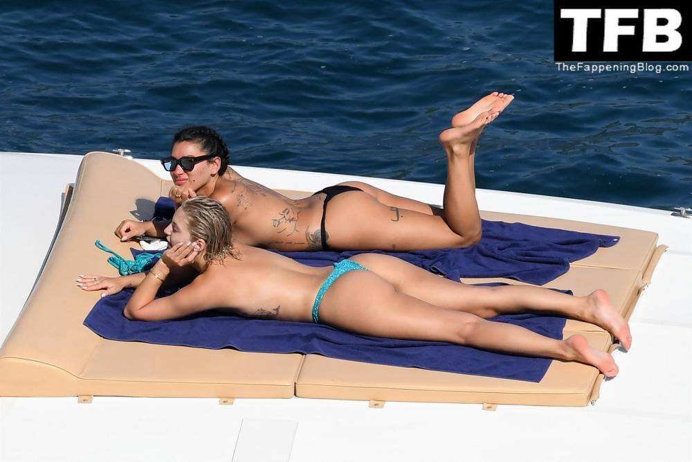 Ella Ding & Domenica Calarco Show Off Their Nude Tits While on Holiday on the Amalfi Coast - #8