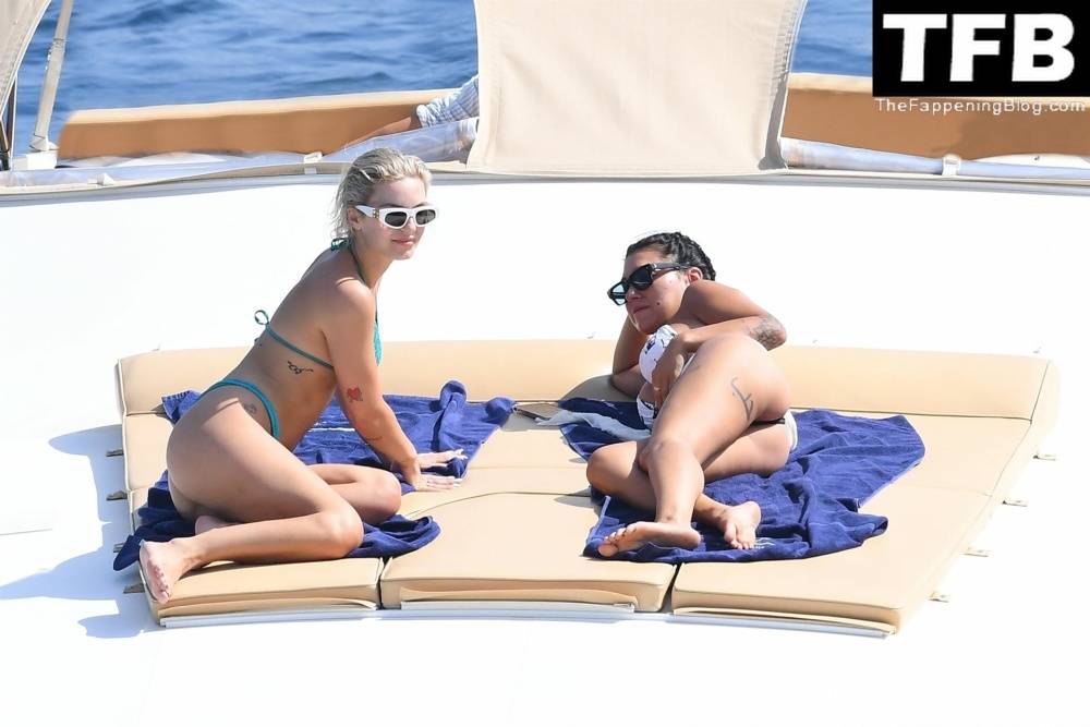 Ella Ding & Domenica Calarco Show Off Their Nude Tits While on Holiday on the Amalfi Coast - #2