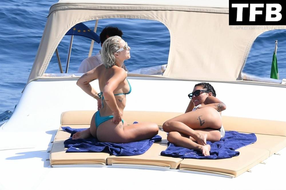 Ella Ding & Domenica Calarco Show Off Their Nude Tits While on Holiday on the Amalfi Coast - #33