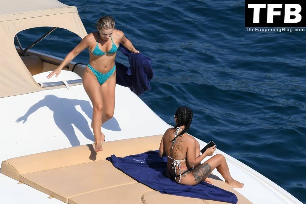 Ella Ding & Domenica Calarco Show Off Their Nude Tits While on Holiday on the Amalfi Coast - #5