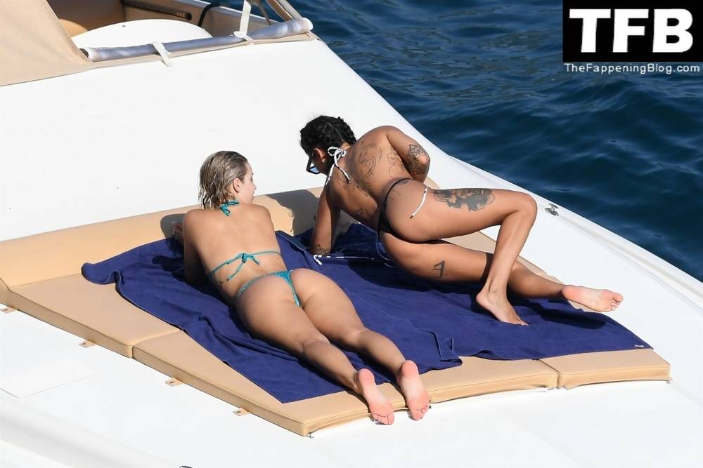 Ella Ding & Domenica Calarco Show Off Their Nude Tits While on Holiday on the Amalfi Coast - #9