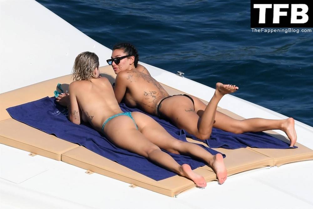Ella Ding & Domenica Calarco Show Off Their Nude Tits While on Holiday on the Amalfi Coast - #12
