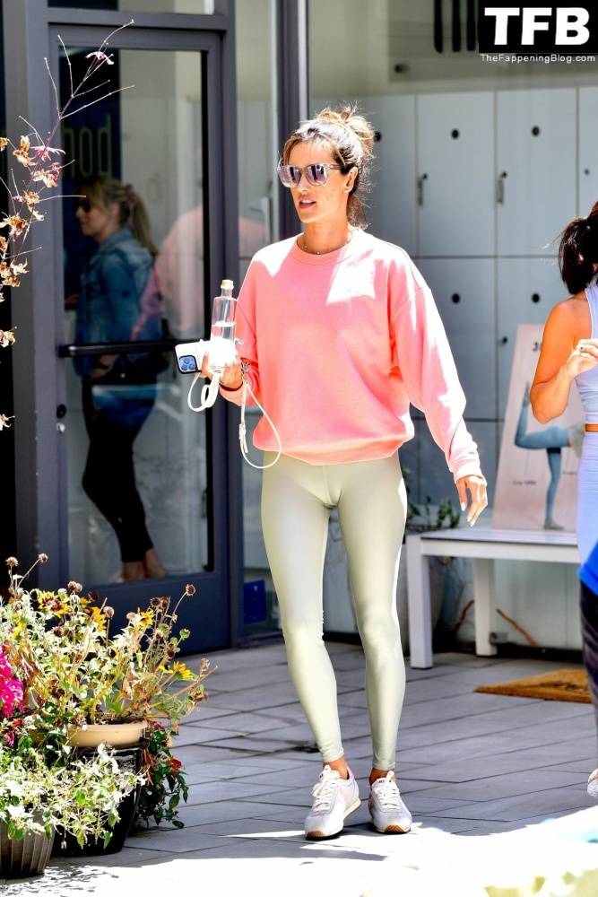Alessandra Ambrosio Starts Off Her Week with a Trip to the Gym - #23
