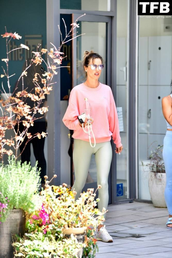 Alessandra Ambrosio Starts Off Her Week with a Trip to the Gym - #72