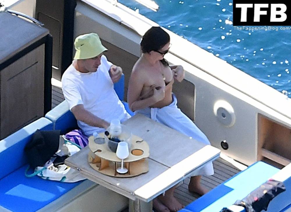 Elizabeth Reaser Has a Great Time with Bruce Gilbert While on Holiday in Positano - #46