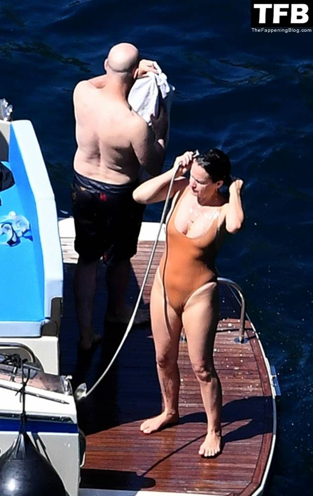 Elizabeth Reaser Has a Great Time with Bruce Gilbert While on Holiday in Positano - #45