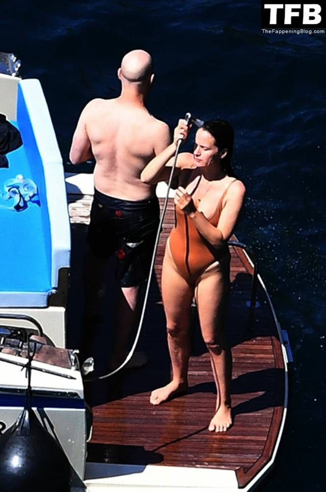 Elizabeth Reaser Has a Great Time with Bruce Gilbert While on Holiday in Positano - #4
