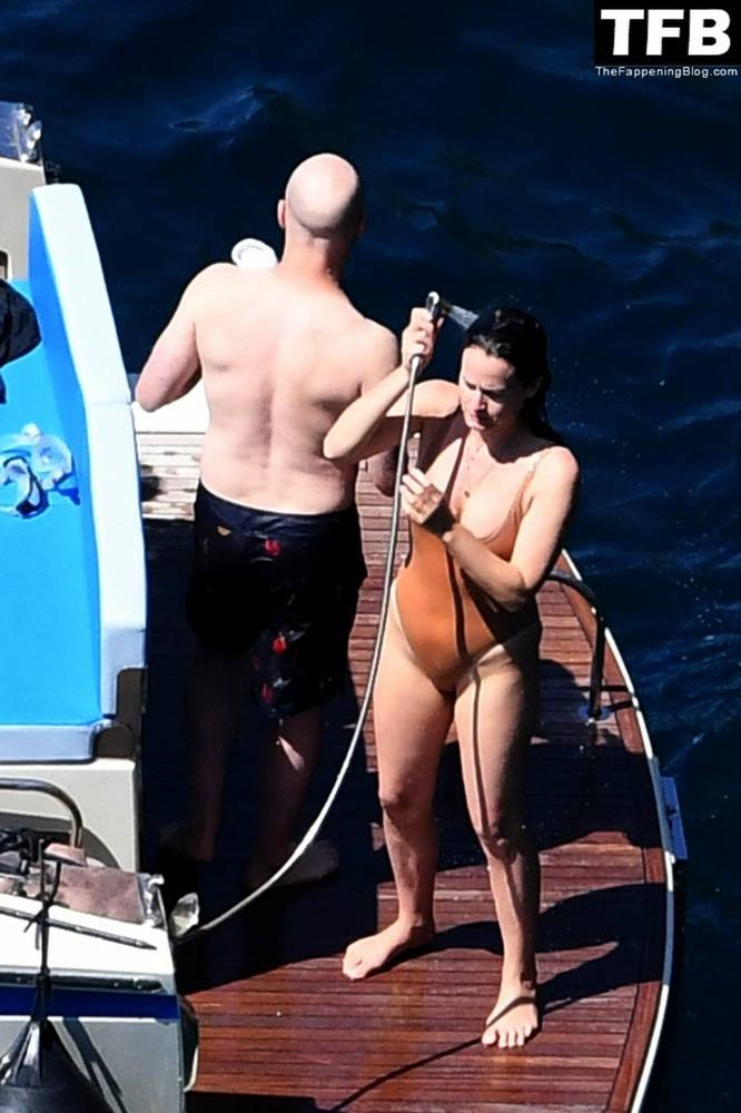 Elizabeth Reaser Has a Great Time with Bruce Gilbert While on Holiday in Positano - #34