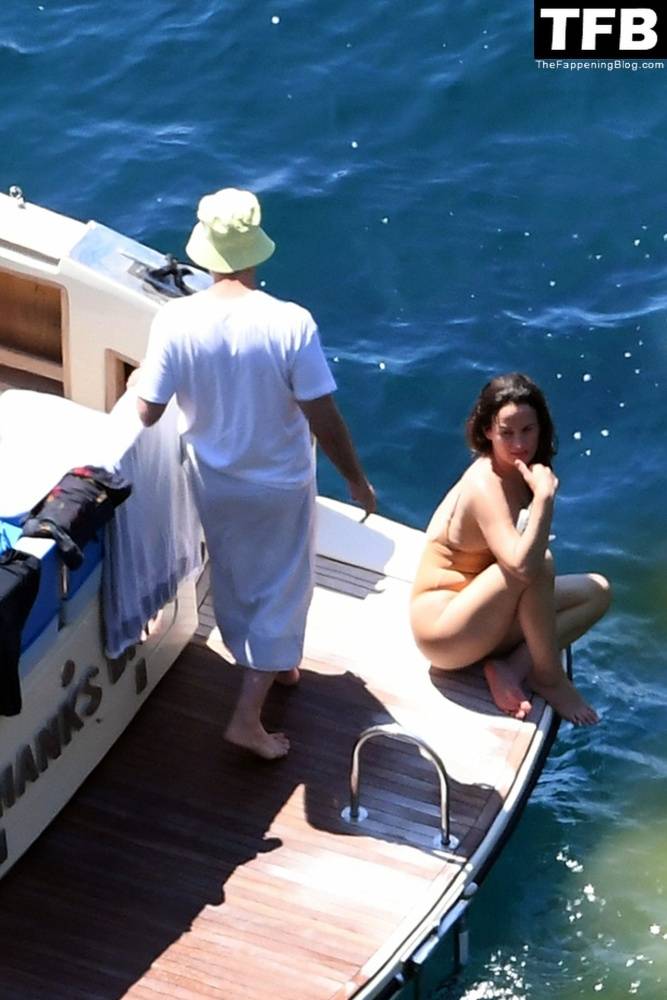 Elizabeth Reaser Has a Great Time with Bruce Gilbert While on Holiday in Positano - #37