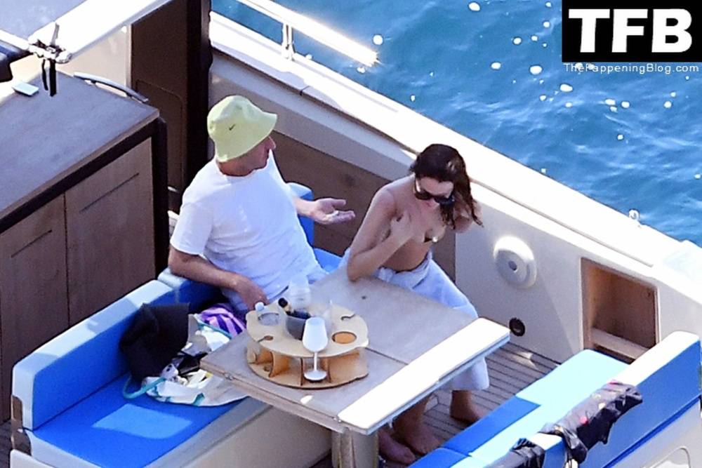 Elizabeth Reaser Has a Great Time with Bruce Gilbert While on Holiday in Positano - #40