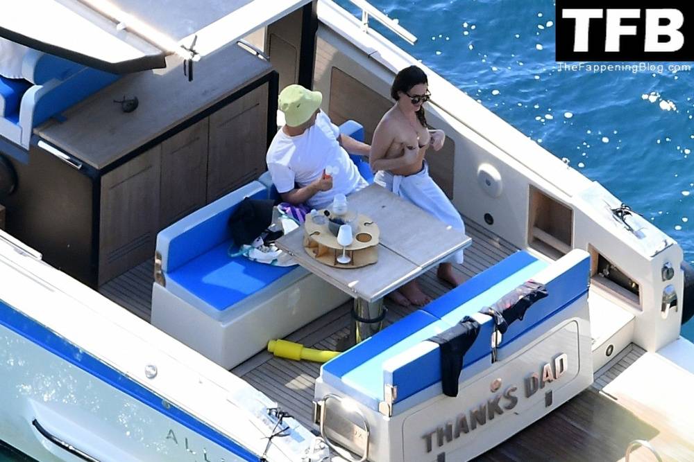 Elizabeth Reaser Has a Great Time with Bruce Gilbert While on Holiday in Positano - #25